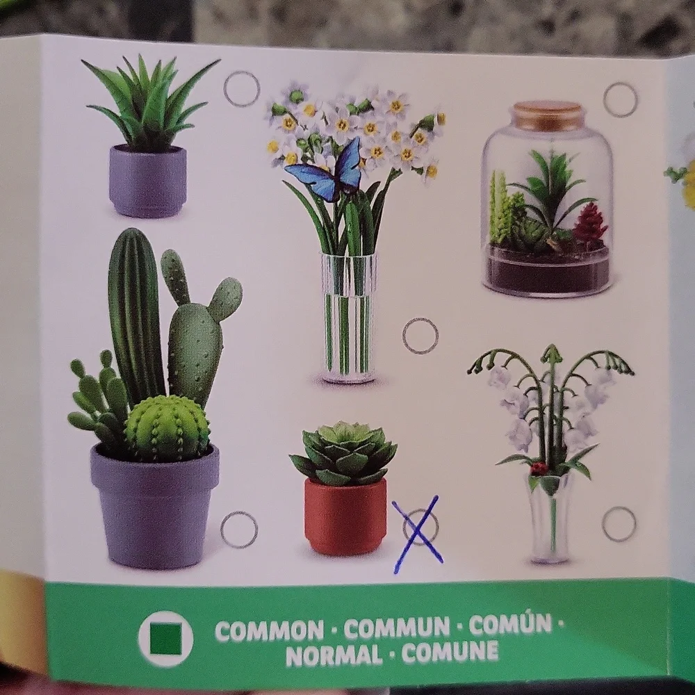 Mini Brands Create Garden